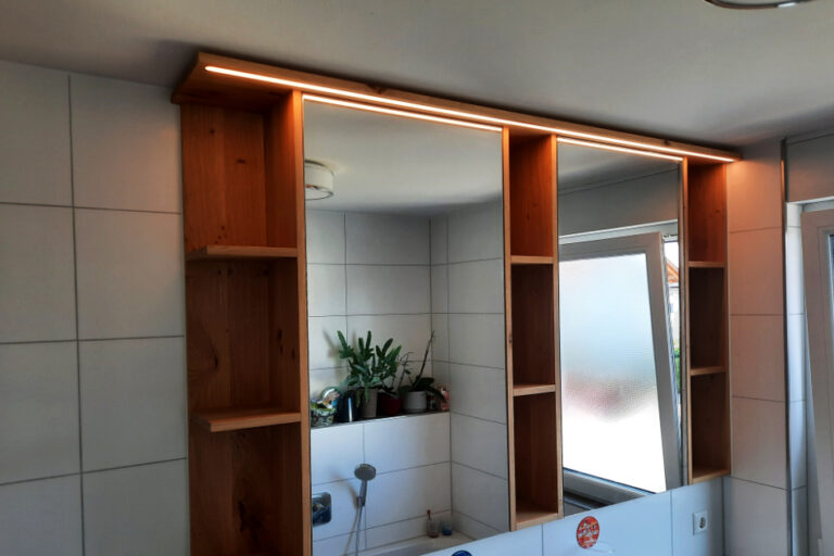 Badschrank